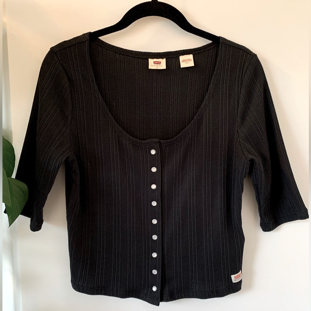 LEVI’S Black Ribbed snap button Crop Top - Picture 3 of 8
